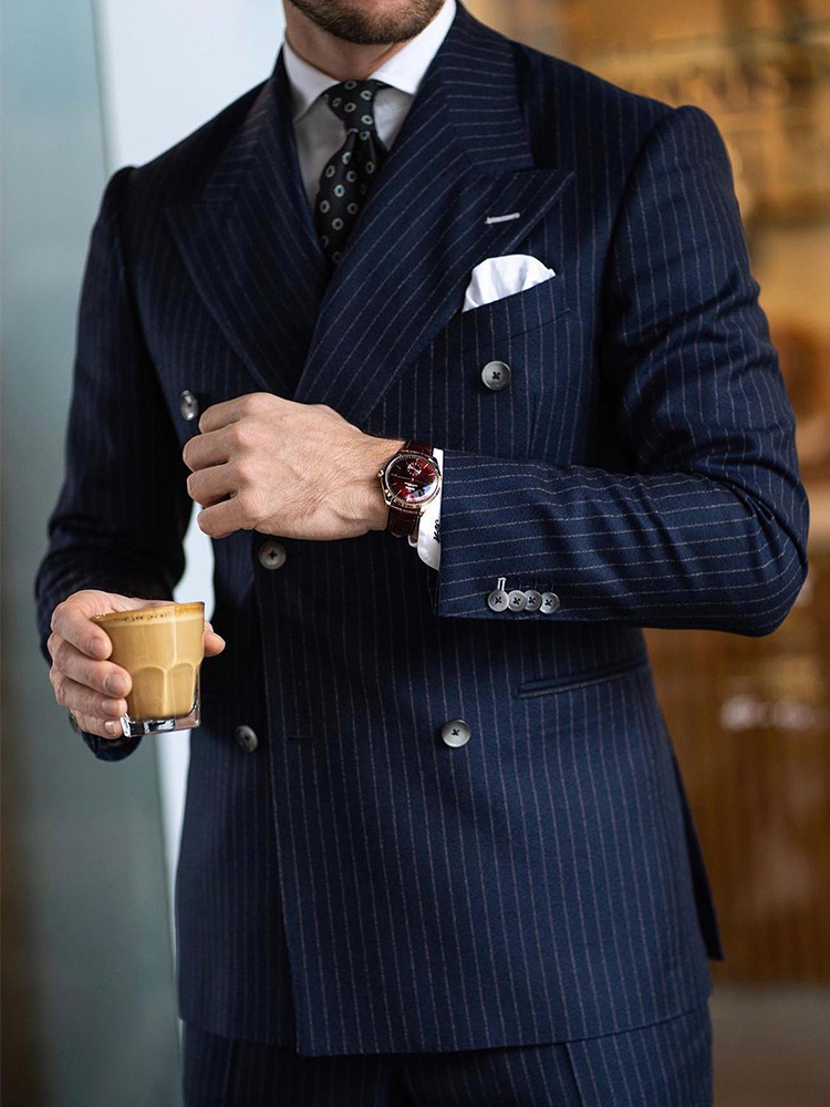 经典双排扣西装，打造永恒时尚型格